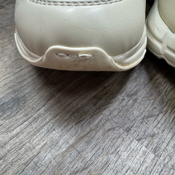 Gucci x Bananya Sneakers Ivory Size 36 - Picture 7 of 11